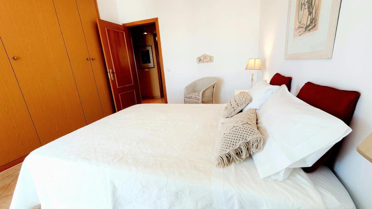 Quarteira Beach Vacation: 2Br Steps To The Sand Ngoại thất bức ảnh